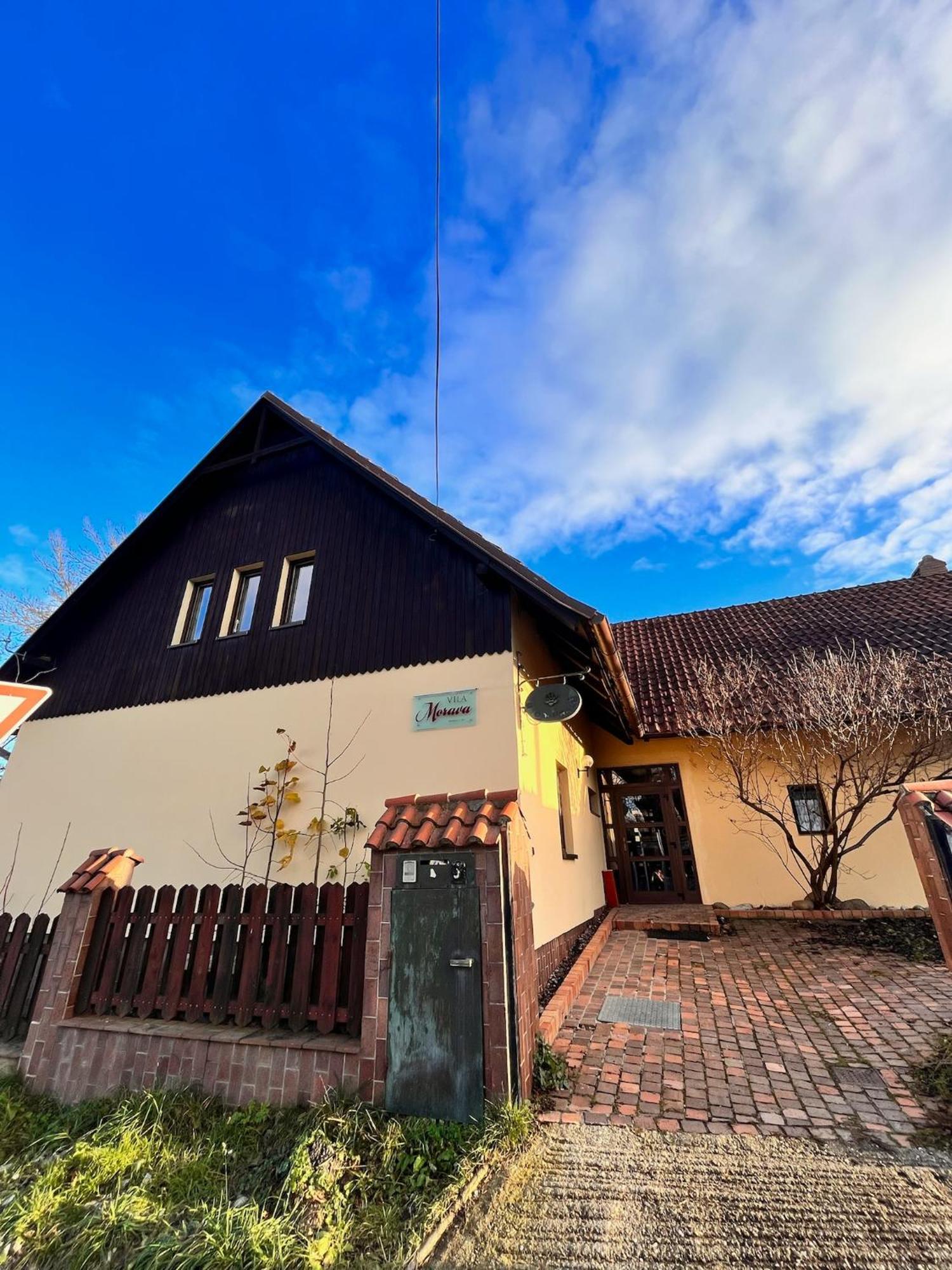 Hotel Vila Morava Liptowski Mikułasz Zewnętrze zdjęcie